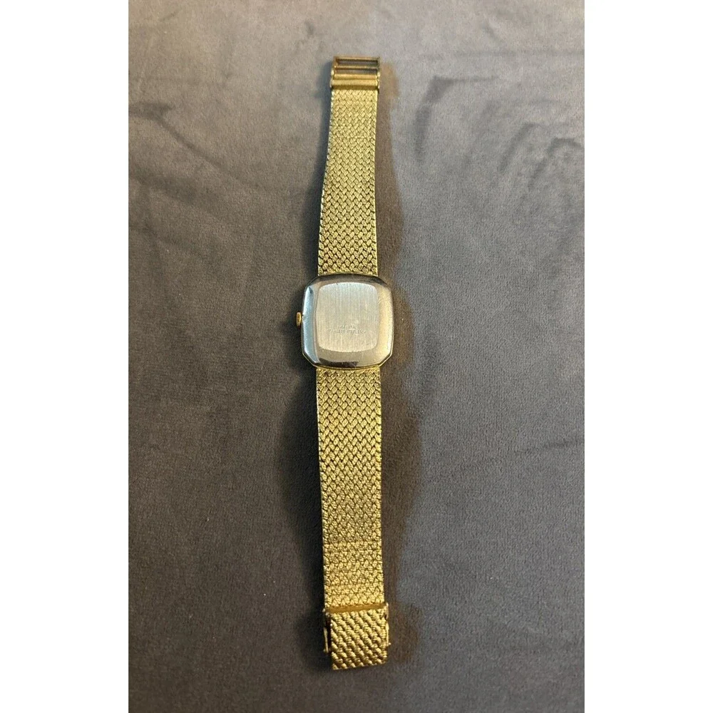 Elgin diamond quartz